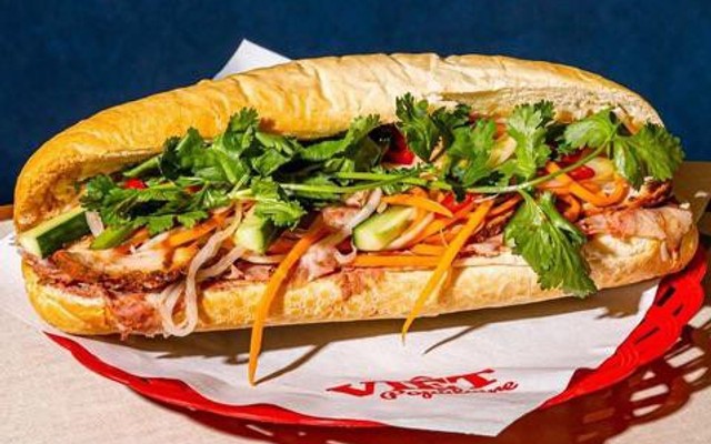 Tiệm Bánh Mì Ngốc Ngốc - Bánh Mì, Xôi Xéo & Bún Chả Quạt