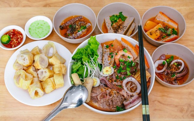 TIỆM BÁNH CANH - ANH BA CHỈ - CHI NHÁNH 2 NGUYỄN VĂN CỪ NỐI DÀI