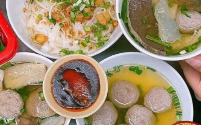 Hủ Tiếu Mực, Sủi Cảo & Bò Viên 351
