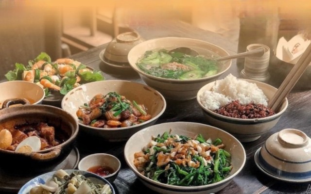 Tiệm Cơm A Lũ - Bún Bò Huế - 157 Trần Phú