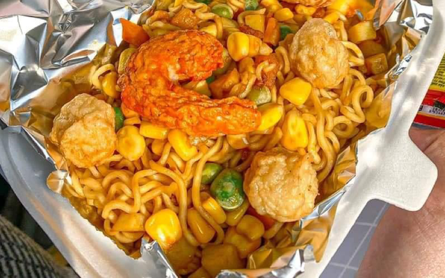 Aloha - Nem Chua Rán Hà Nội & Mỳ Trộn Indomi
