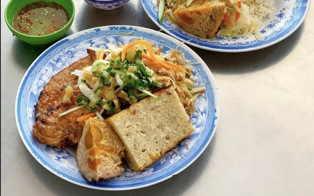 Cơm Tấm Văn Phòng & Cơm Tấm Đêm - Chị Bé