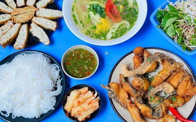 Bà Mì - Bún Cá - Thuỵ Khuê