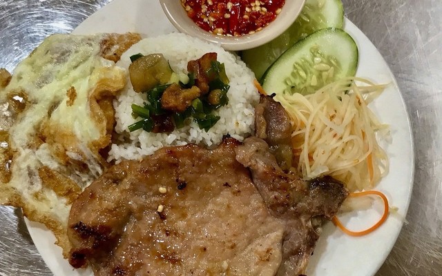 Cô Xuân - Cơm Tấm Sài Gòn - Trưng Nữ Vương