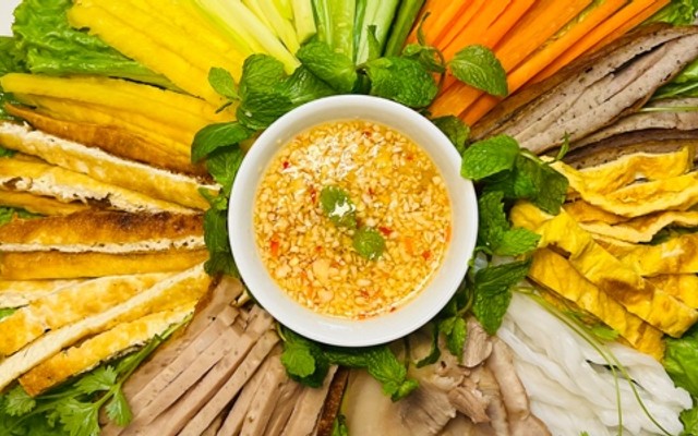 Daisy Kitchen - Sandwich, Mỳ Sốt Kem Nấm & Bún Trộn - Đình Thôn