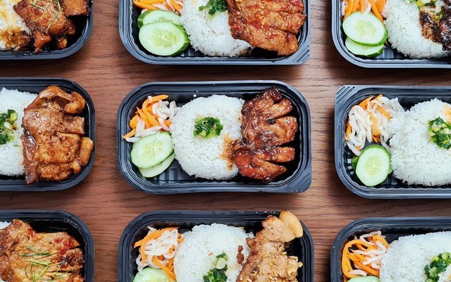 Cơm Delichi - Cơm Sườn, Ba Rọi Xốt, Cơm Văn Phòng - Điện Biên Phủ