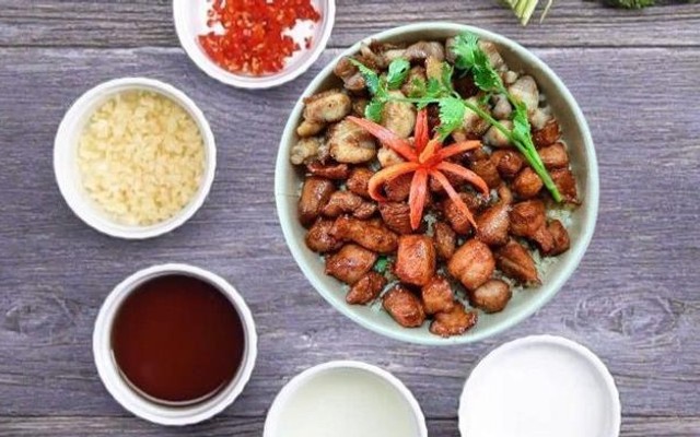 Cơm Thố Tiến Phát - Nguyễn Trung Ngạn