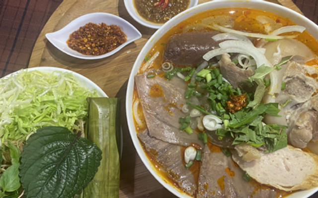 Hi-Lo Dalat Quán - Bún Bò & Cafe