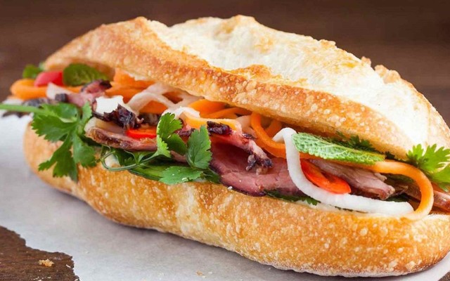 Bánh Mỳ Tứ Hải & Mỳ Trộn Indomie Cô Hoa - Bùi Ngọc Dương
