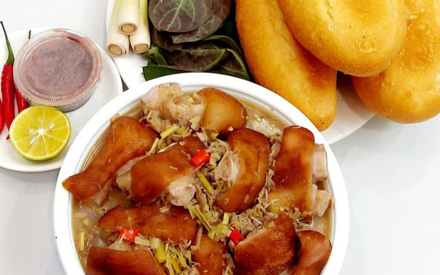 Mộc Mạc Quán - Giò Heo Thui Rơm Giả Cầy Vị Bắc, Chân Gà Ngâm Xả Tắc & Chân Gà Sốt Thái - Hoà Phú