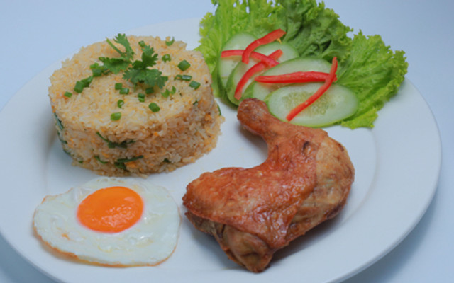 Quán Ăn Đạt Gia - Cơm Chiên Gà Xối Mỡ, Mì Xào Giòn & Hủ Tiếu Xào - Phan Xích Long