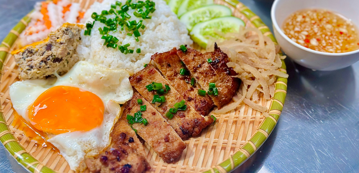 Cơm Tấm & Cơm Gà - Cô Ba Sài Gòn | ShopeeFood - Food Delivery | Order & get it delivered | ShopeeFood.vn