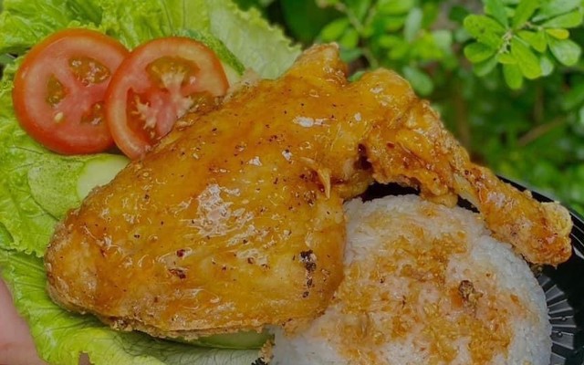 Cơm Gà & Bún Bò - Cô Ba Trang