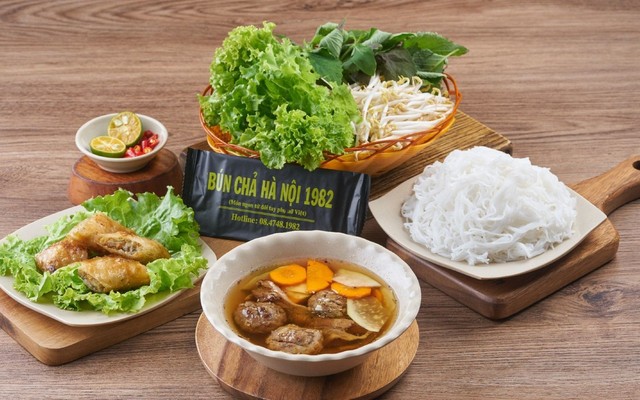 Bún Chả Hà Nội 1982 - Phạm Ngọc Thạch