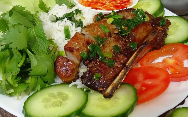 Cơm Tấm Út Khuê - 341 Phạm Văn Đồng