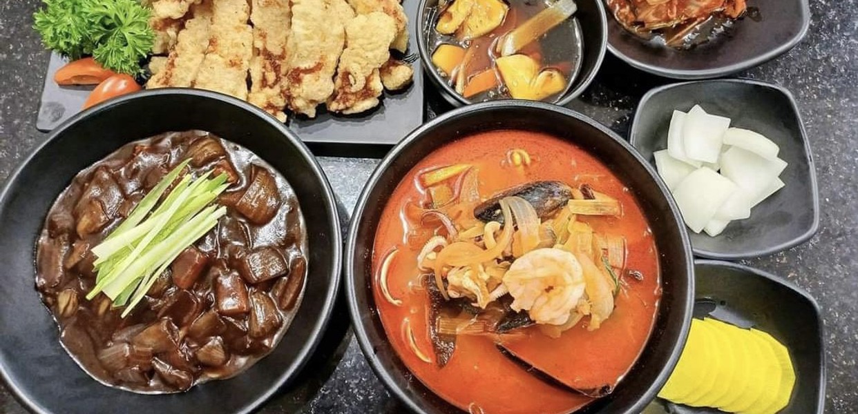 황금성 - Mỳ Cay & Mỳ Tương Đen Hàn Quốc - Lạch Tray