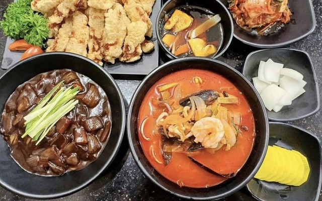 황금성 - Mỳ Cay & Mỳ Tương Đen Hàn Quốc - Lạch Tray