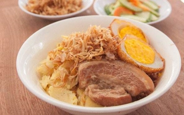 Xôi Chả Thịt - Tàu Hũ Singapore Hương Xưa Vị Cũ