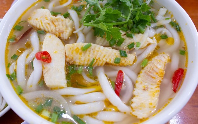 Hương Quảng - Mỳ Quảng & Bánh Canh Cá Lóc - 69 Đỗ Quang
