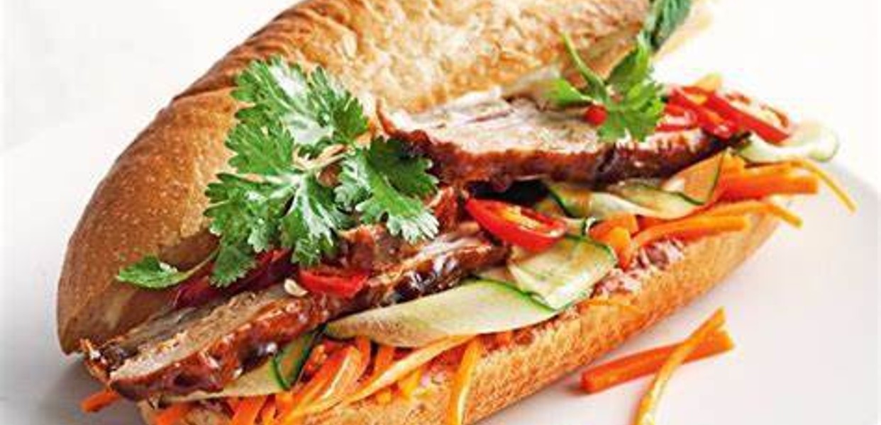Bánh Mì Thịt - Quỳnh Ngân