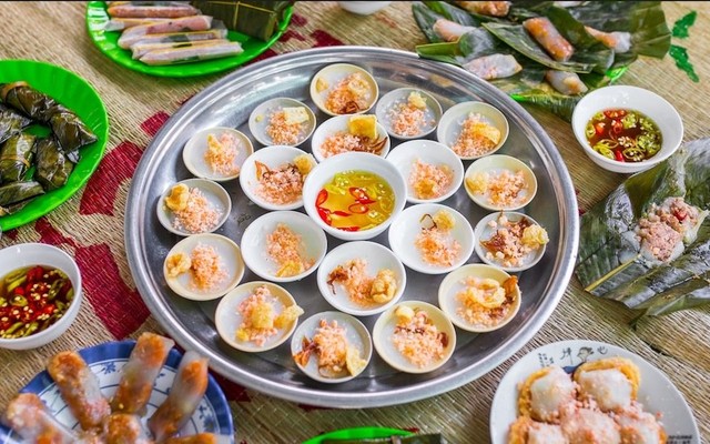 Ba Chị Em - Bánh Lọc, Bánh Bèo Chén & Nem Lụi