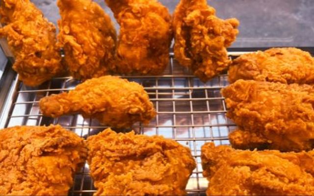 Gà Rán Tom - Lê Văn Việt