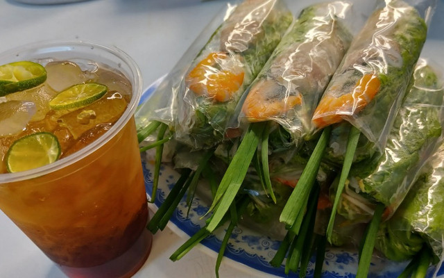 Gỏi Cuốn Chấm Và Cafe Cô Mạnh - Đồ Ăn Khô Và Nước - Hậu Giang