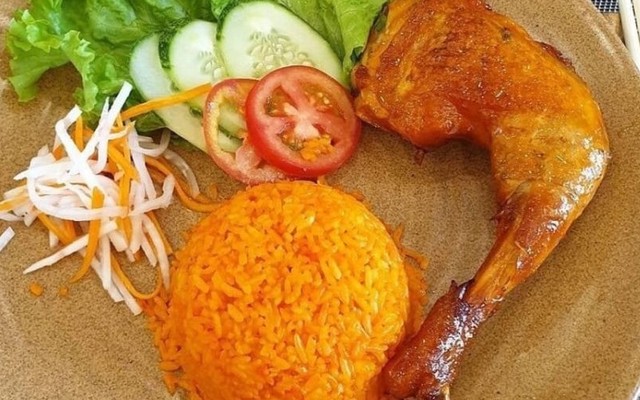 Cơm Gà Xối Mỡ - Quán Nhà Mình