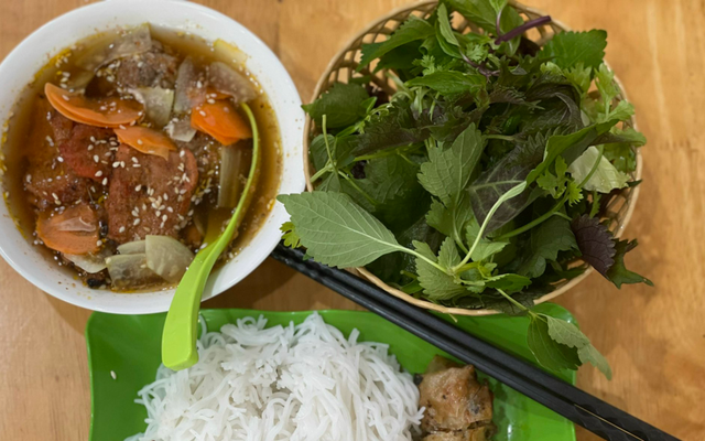 Bún Chả Tâm An - Bánh Mì Xiên Nướng & Chân Cánh Gà Nướng - 682 Ngô Gia Tự