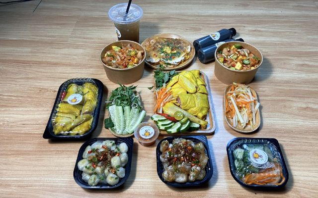 Cái Tiệm Bốc Mùi - Gà Ủ Muối, Chân Gà & Bánh Ép