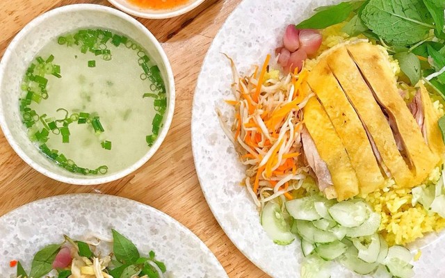 Cơm Gà Ta Xứ Quảng - Nguyễn Tư Giản