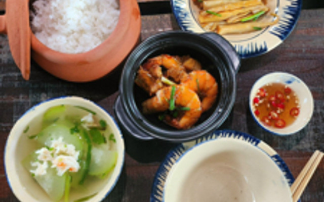 Ăn Vặt Nhà Gỗ