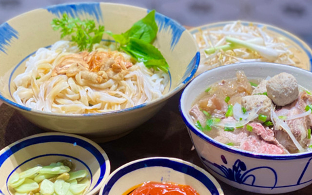 Phở Cậu Út - Tạ Quang Bửu