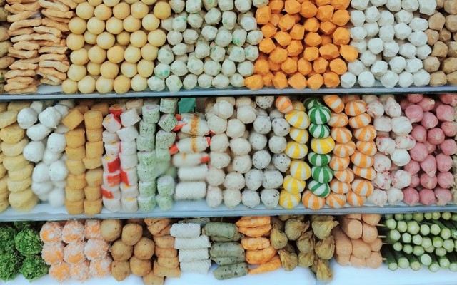 Cô Nguyệt - Cá Viên Chiên Nước Mắm