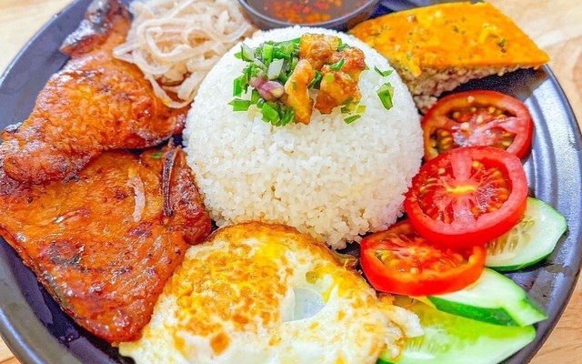 Cơm Tấm Bé Vân - Dĩ An