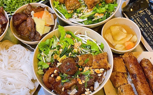 Bún Chả Hà Nội Bát Sách Quán - Điện Biên Phủ