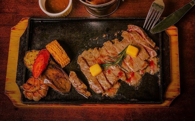 Madame V - Kitchen & Bar - Tôn Đức Thắng