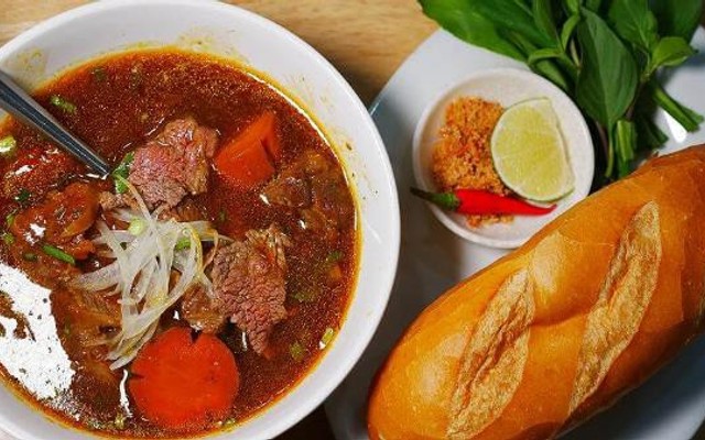 Bánh Ướt Lòng Gà - Bánh Mì Bò Kho PHÚ QUÝ - Bảy Hiền
