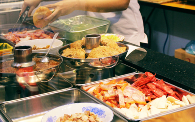 Tiệm Bánh Mì Cam - Lê Quý Đôn