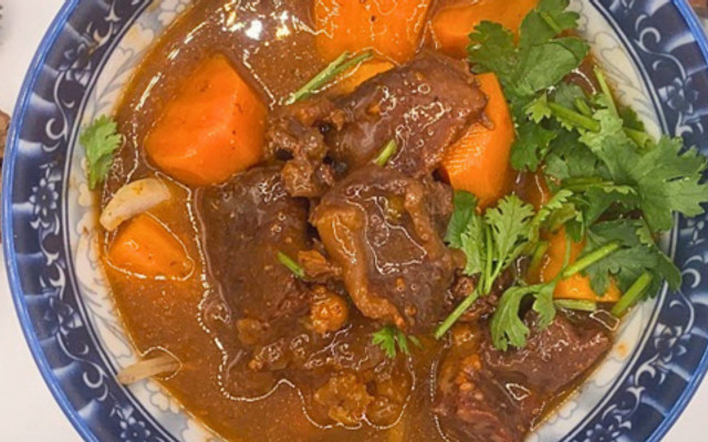 Bò Sốt Vang & Bánh Mì Chảo Thương Nhớ - Vũ Trọng Phụng