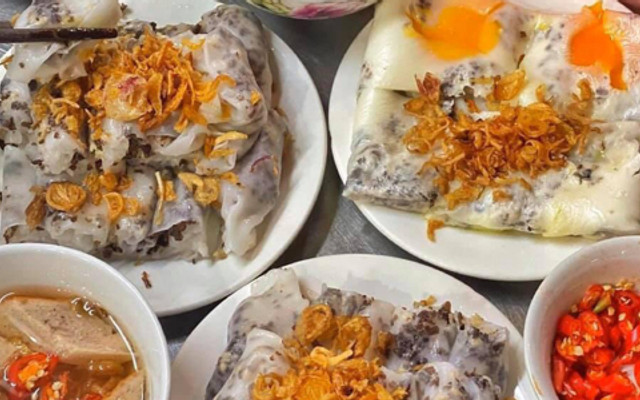 Chị Nga - Bánh Cuốn Nóng - Lạc Long Quân