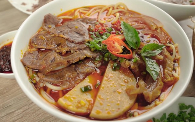 Bún Bò Huế O Hoa - 14C Hàng Than