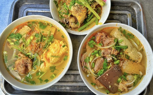Bún Bò & Bánh Canh Cá Lóc Mười Thương - Trần Bình Trọng