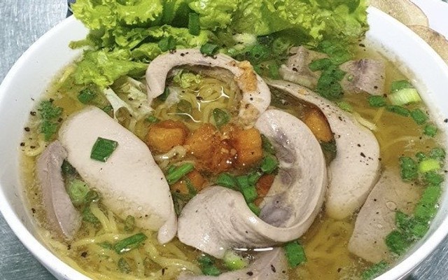 Món Hoa Khải Vạn Phát - Mì Sườn Kho