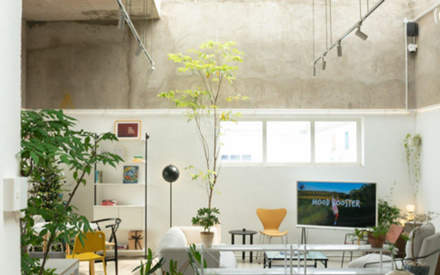 Kéo Ghế Ra Ngồi Càfe & Space