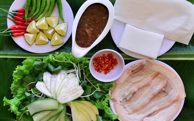 Bếp Huế Cô Thơm - Bánh Tráng Thịt Heo, Bún Mắm & Bún Lòng Xào Nghệ