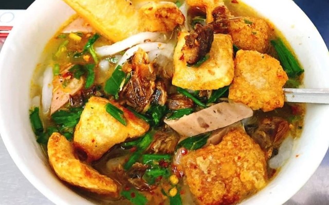 Chân Gà Xã Tắc - Chị Thúy