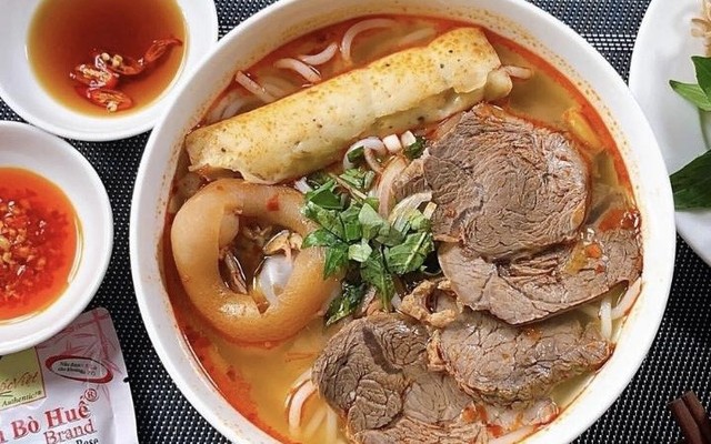Bún Bò Huế Phi Phi - 89 Huỳnh Cương