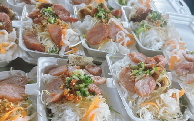 Bún Thịt Nướng & Bánh Ướt Ngọc - Chợ Thạnh Trị
