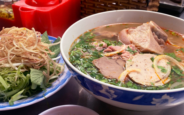 Cô Dung - Bún Bò Gốc Huế - Huỳnh Văn Bánh